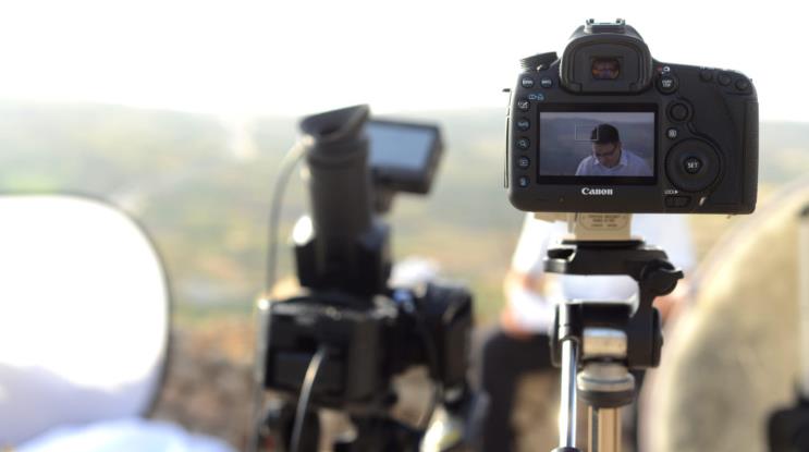 纺织业智能制造转型：工厂视频拍摄公司的工业美学重构